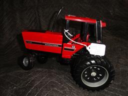 IH 5088 WF Duals Tractor