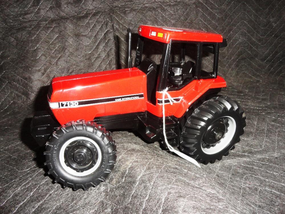 Case IH/7130 WF FWA Tractor