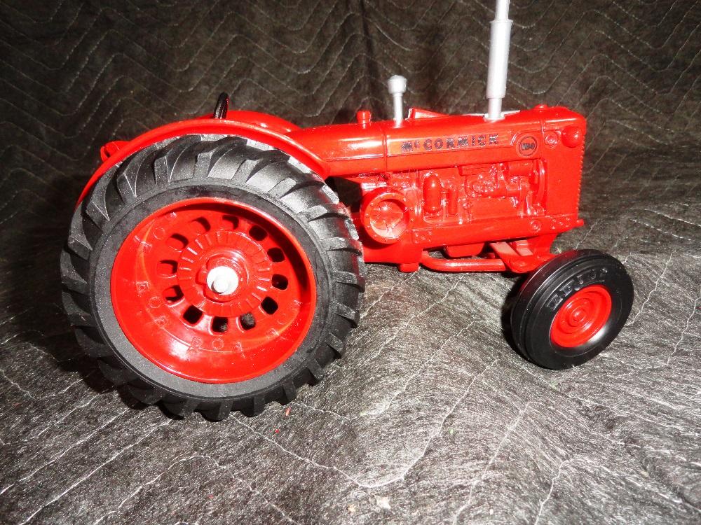 IH WD-9 Tractor