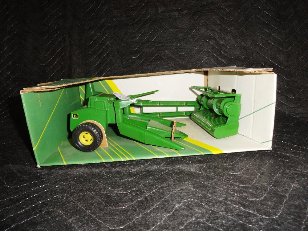 JD Forage Harvestor, NIB #509 Green Heads