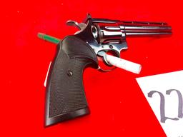 Colt Diamondback 22LR, 6" Bbl. w/Box, SN:570812U (Handgun)