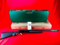 Remington Versa Max, 12-Ga., 28" Bbl., SN:RT02010A w/Box & Hard Case