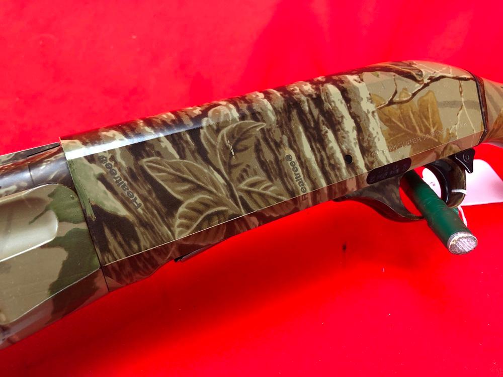 Benelli M1 Super 90, 12-Ga., 2 3/4" or 3", SN:M421393 w/Box