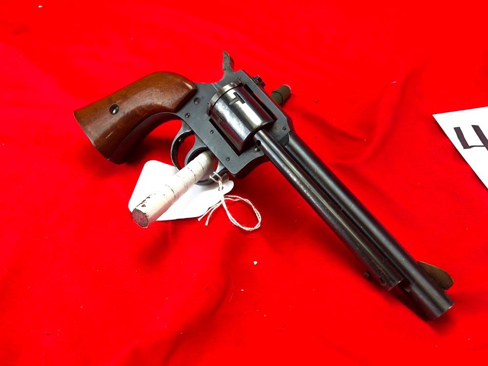 H&R M.649, 22-Cal. Revolver w/Belt Holster, SN:AT140947 (Handgun)