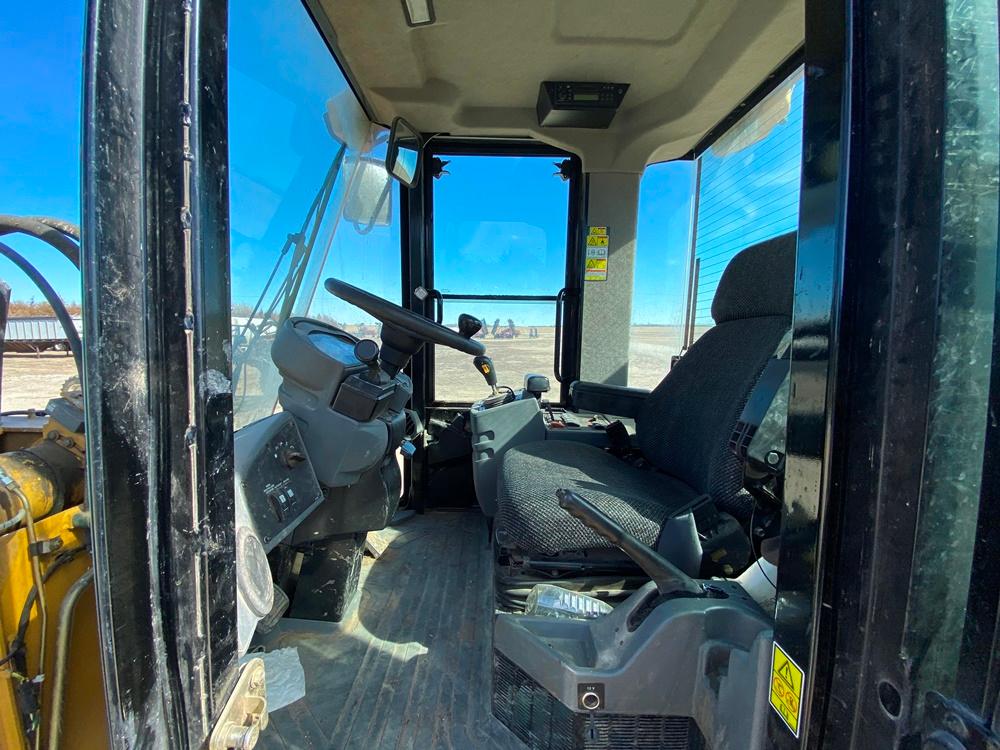 2006 CAT 924G High Loader w/ Bucket, 4621 Hrs.