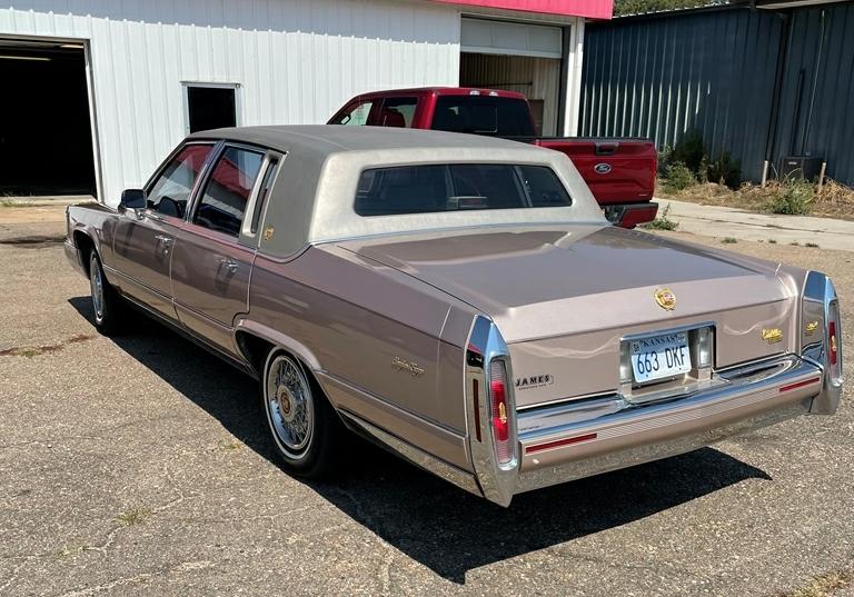 1992 Cadillac Brougham * No Reserve *