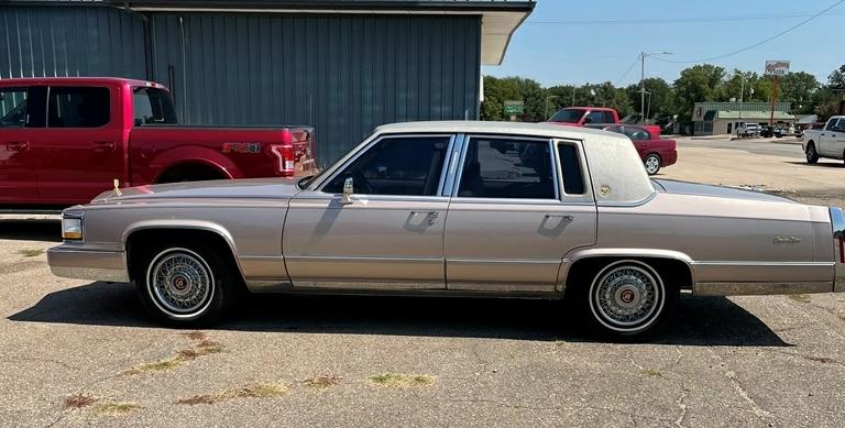 1992 Cadillac Brougham * No Reserve *