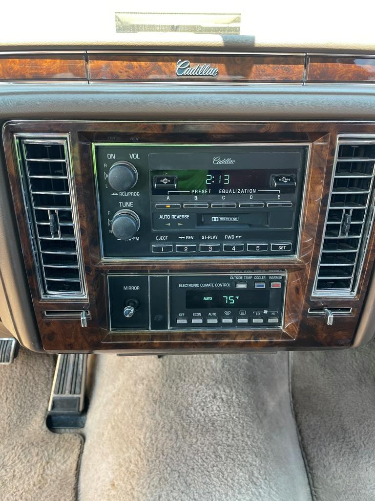 1992 Cadillac Brougham * No Reserve *