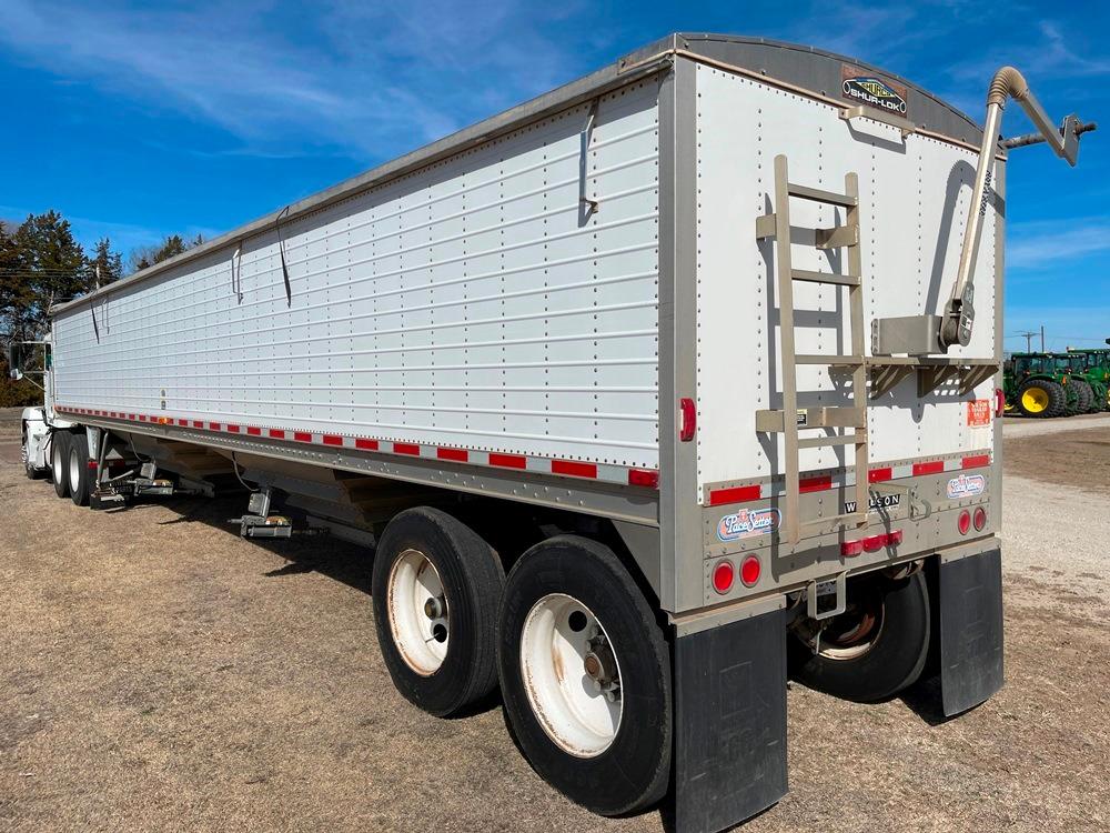 1992 Wilson PaceSetter Grain Trailer with 4500 Series HD Shurco roll-over tarp and remote