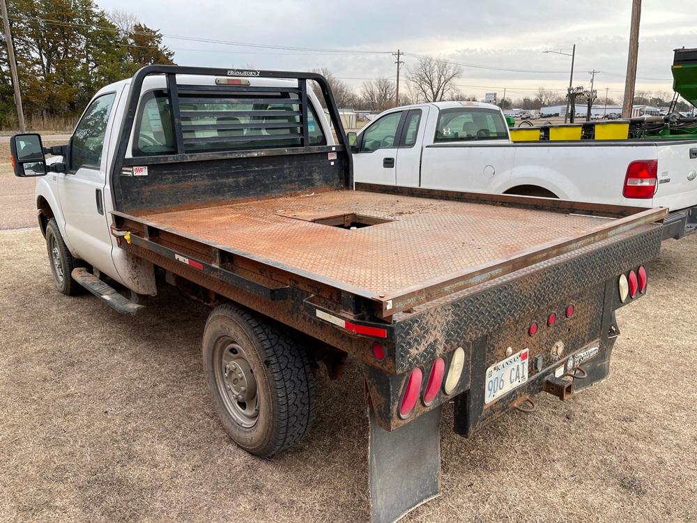 2011 Ford F-250 Super Duty Flatbed, Odom. Reads 137,010 mi