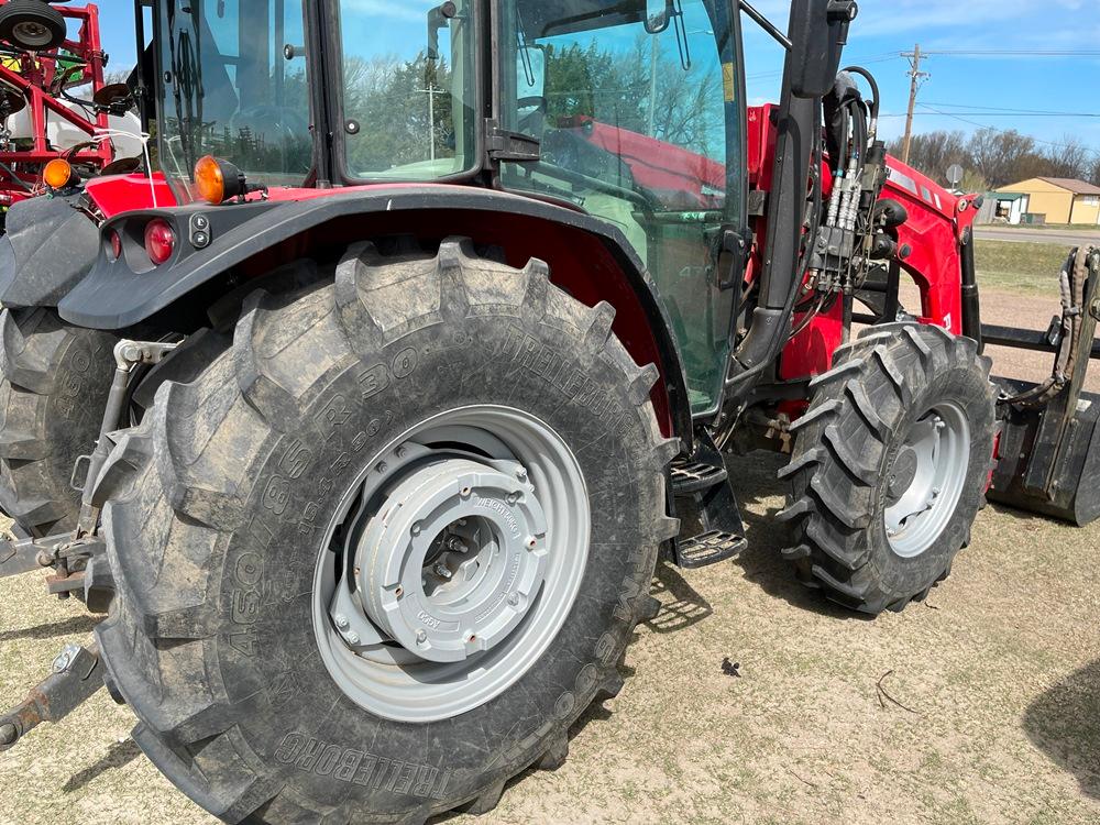 Massey Ferguson 4707 Tractor w/FL3615 Loader