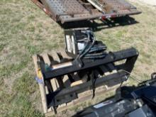 Lowe Hyd. Auger 750 w/12" w/Skid Steer Quick Attach (New)