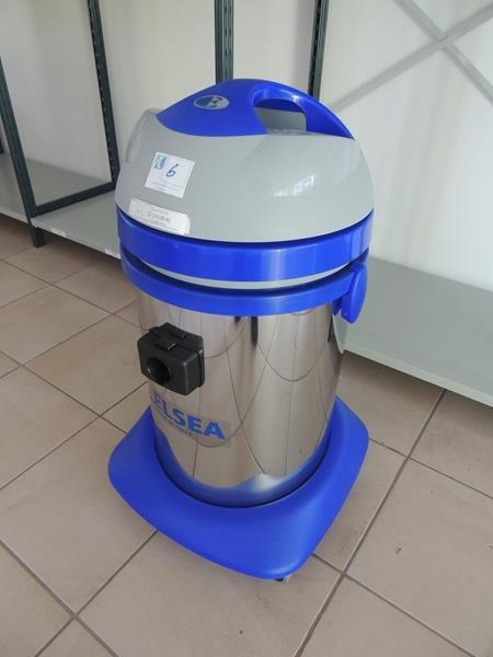 Industrial Vacuum Cleaner