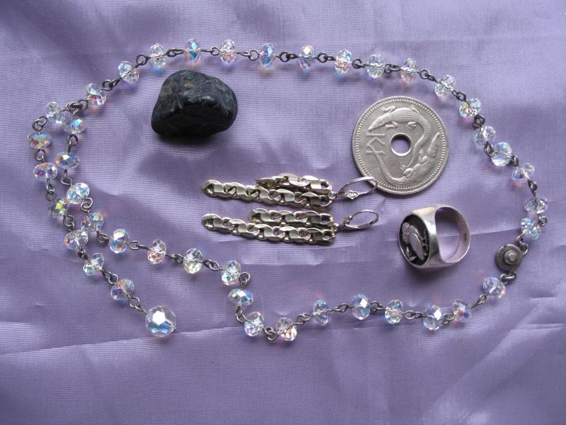 Estate Jewellery:- 14K gold 4cm long link chain earrings 11gm. Crystal neck