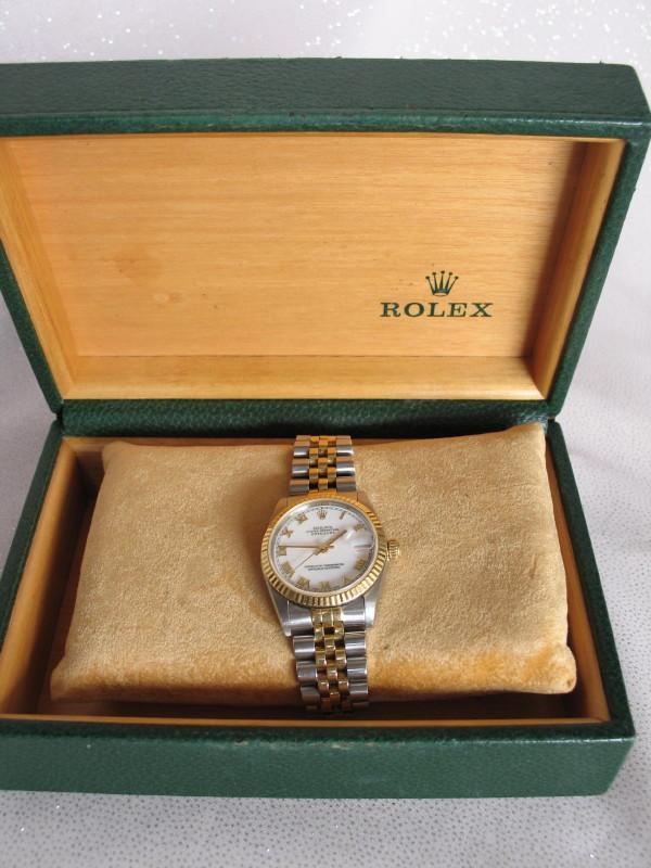 Estate Rolex 'Oyster Perpetual Date-Just" Lady wrist watch. 18K gold bezel,