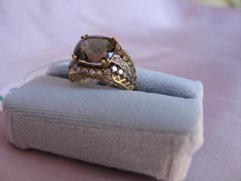 Ladies dress ring 10K yellow Gold, stamped 10K. Large 5.94ct Smoky Quartz r