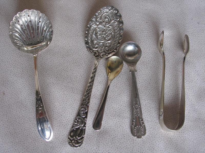 Eighteen cutlery silverware:- Sterling Silver spoon L&S 1896-97, mostly EPN