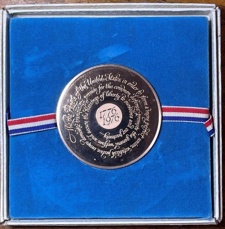 LARGE BICENTENNIAL PRESIDENTIAL COIN