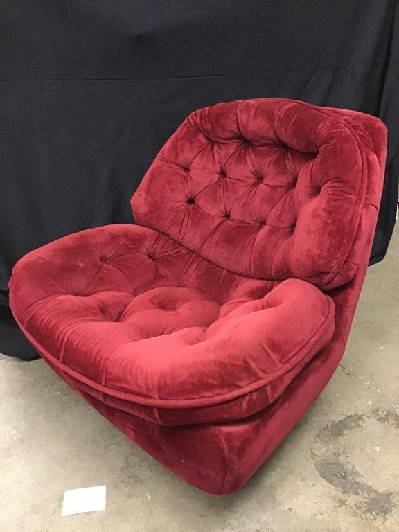 RED PLUSH CHAIR