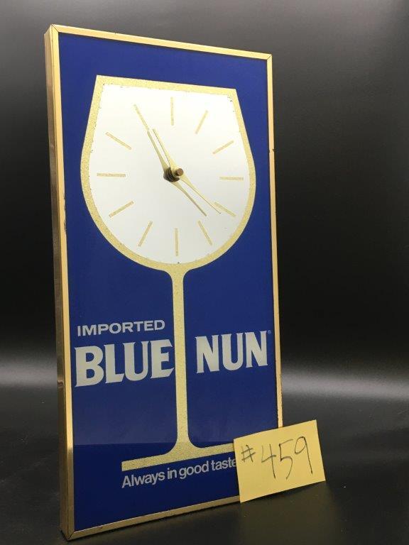 1x BEER SIGN CLOCK