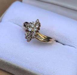 14K DIAMOND WOMENS RING- MISSING ONE STONE