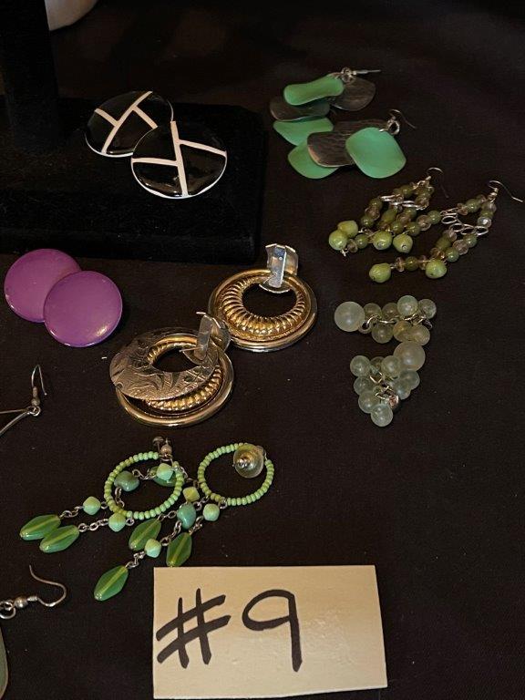 LARGE LOT OF EARRINGS, THREE NECKLACES AND A BRACELET",