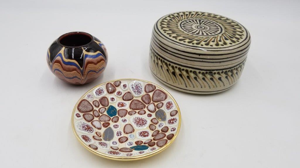 COLLECTIBLES- THREE UNIQUE POTTERY PIECES