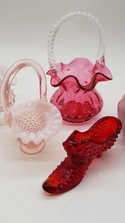 COLLECTIBLE VINTAGE FENTON AUCTION LOT