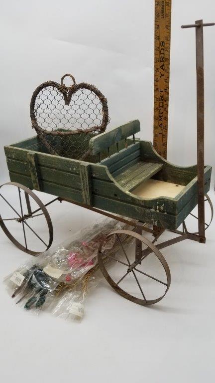 UNIQUE DECORATIVE WOODEN WAGON AND DÉCOR