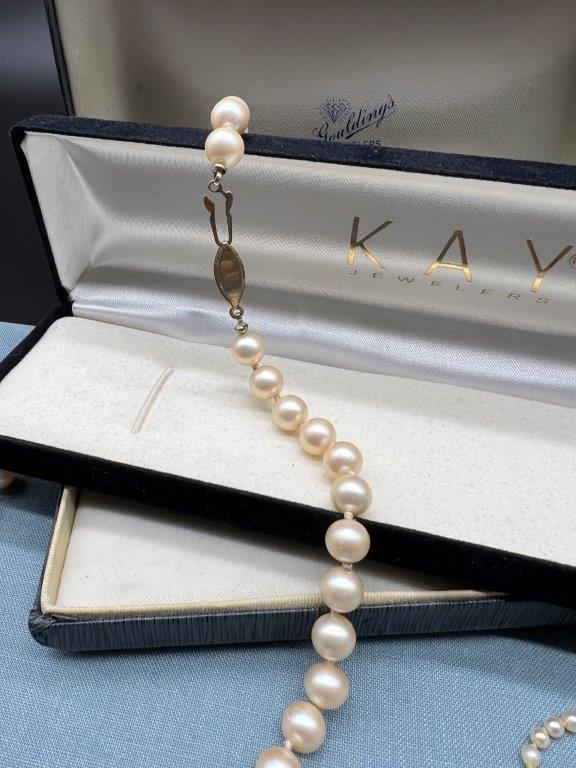 PEARL NECKLACE LOT