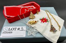 CHRISTMAS JEWELRY LOT