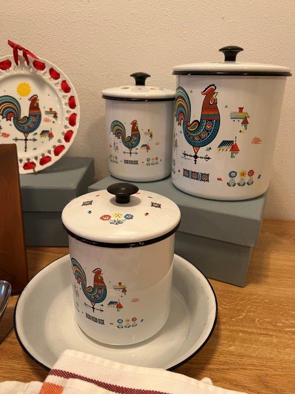 ROOSTER KITCHEN LOT