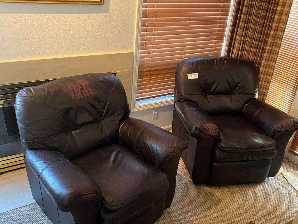 PAIR OF LA-Z-BOY RECLINERS