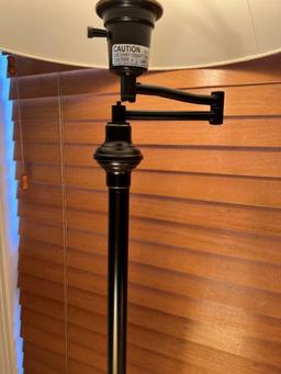 EXTENDING ARM FLOOR LAMP LOT