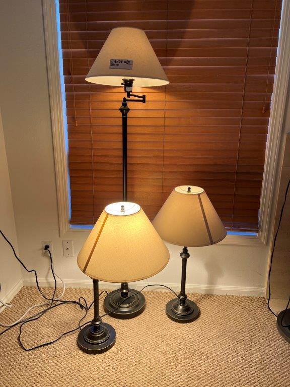 EXTENDING ARM FLOOR LAMP LOT