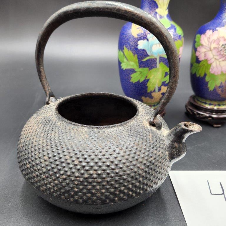 KETTLE, VASE PAIR, BRASS PLATE