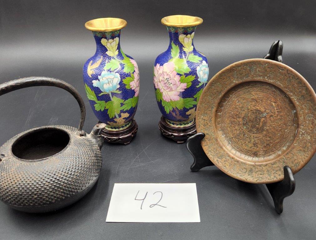 KETTLE, VASE PAIR, BRASS PLATE