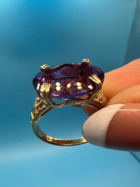 10K Gold Elephant Carved Ring with Large Amethyst