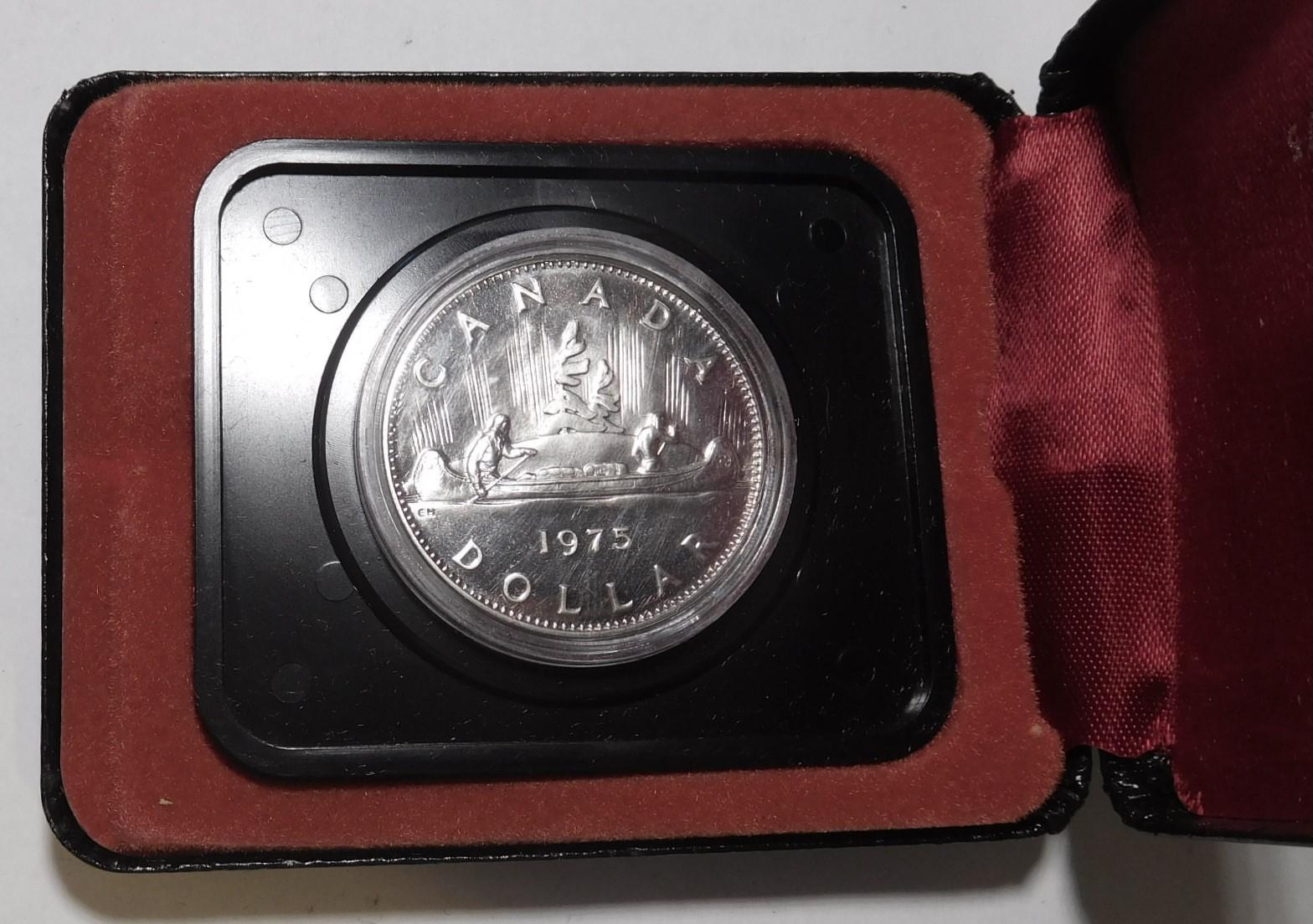 1975 CANADA DOLLAR IN BOX