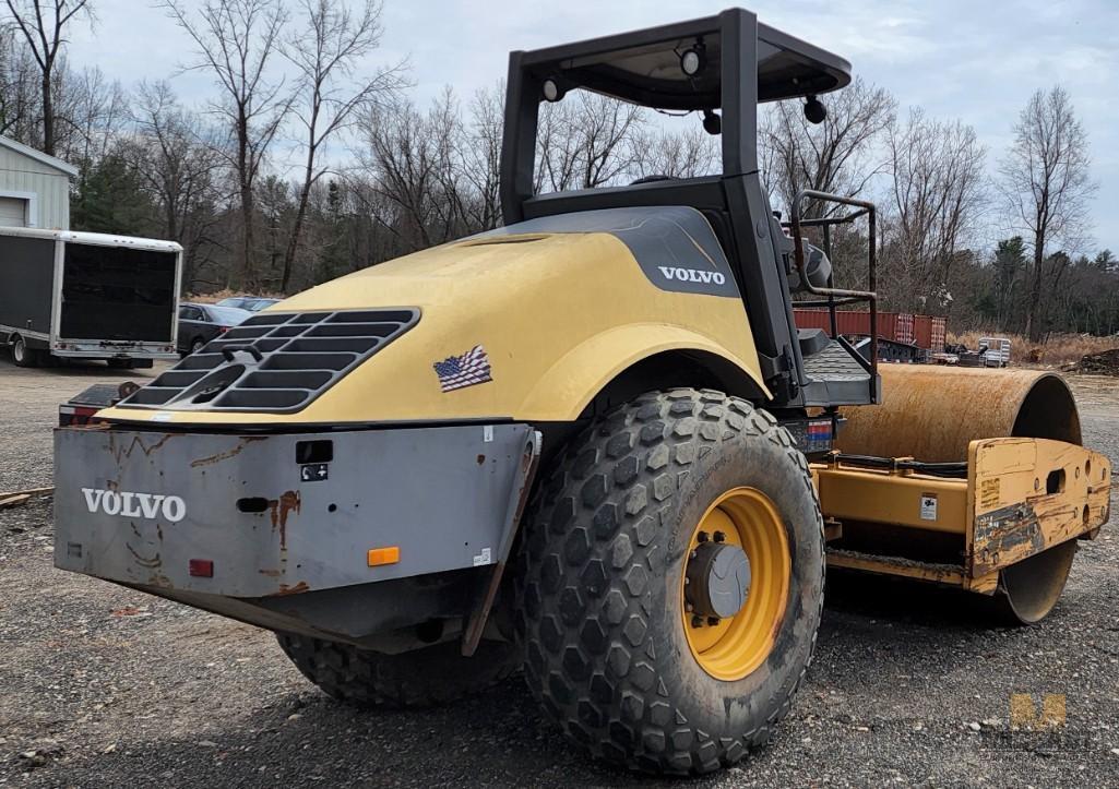 2011 Volvo SD116DX Vibratory Roller