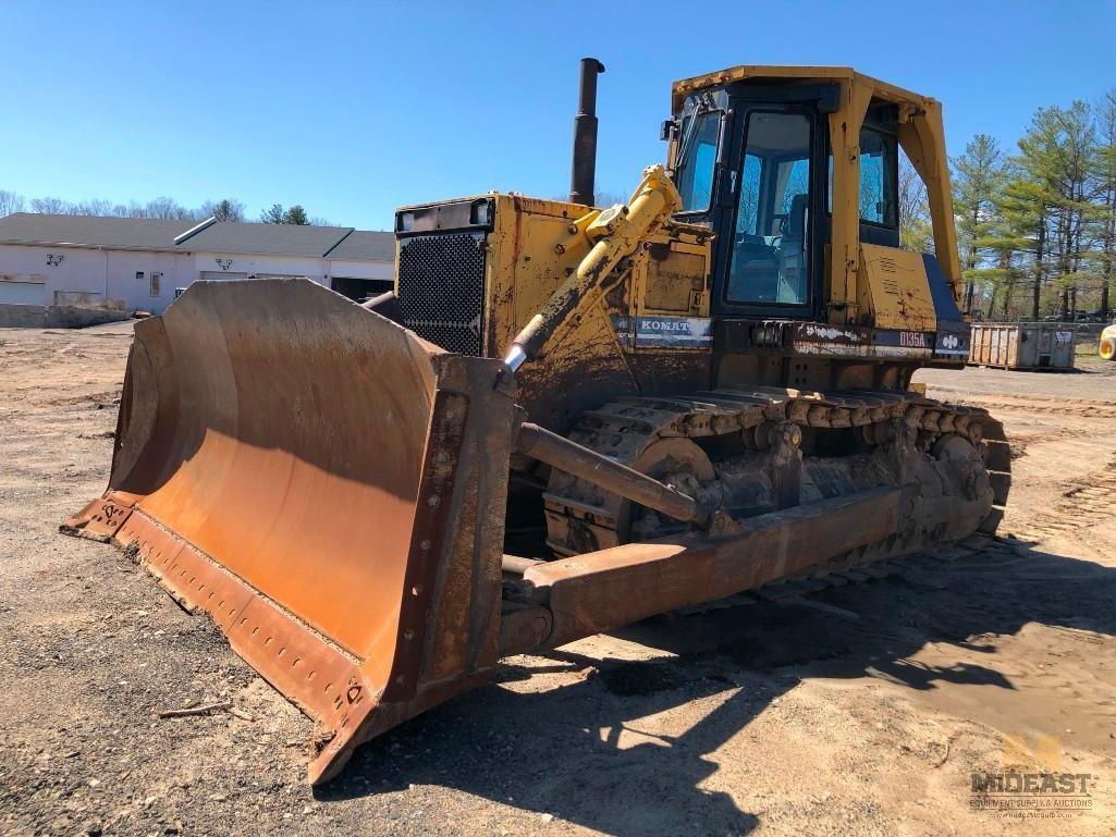 1989 Komatsu D135A Dozer