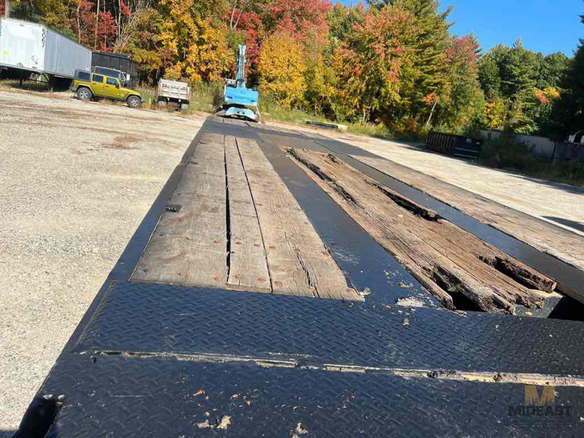 1986 Hyster Drop Deck Trailer