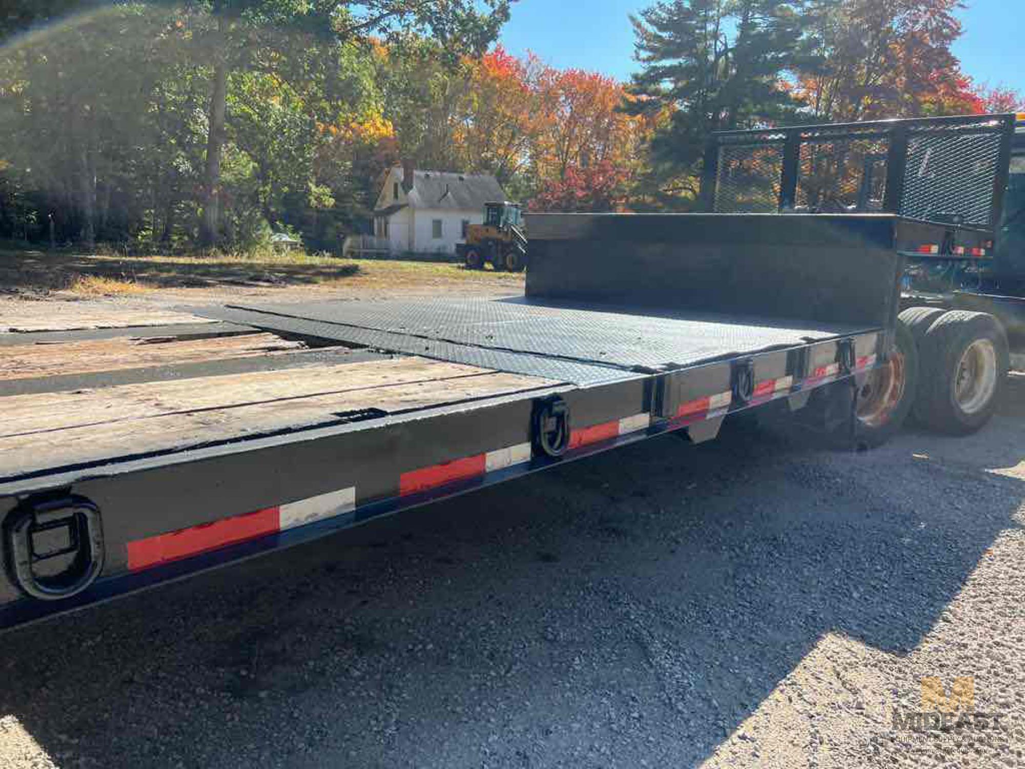 1986 Hyster Drop Deck Trailer