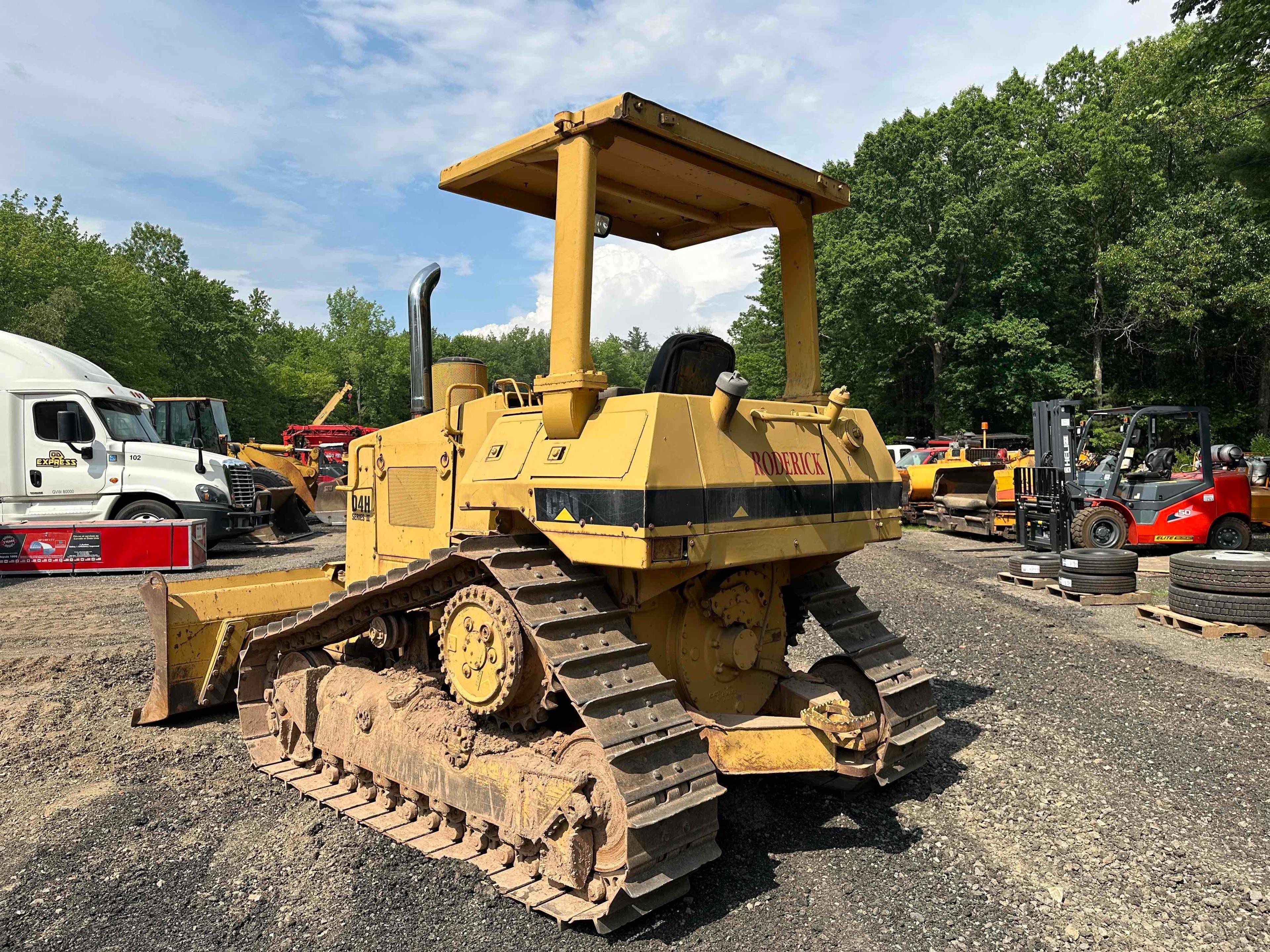 1986 CAT D4H II Dozer