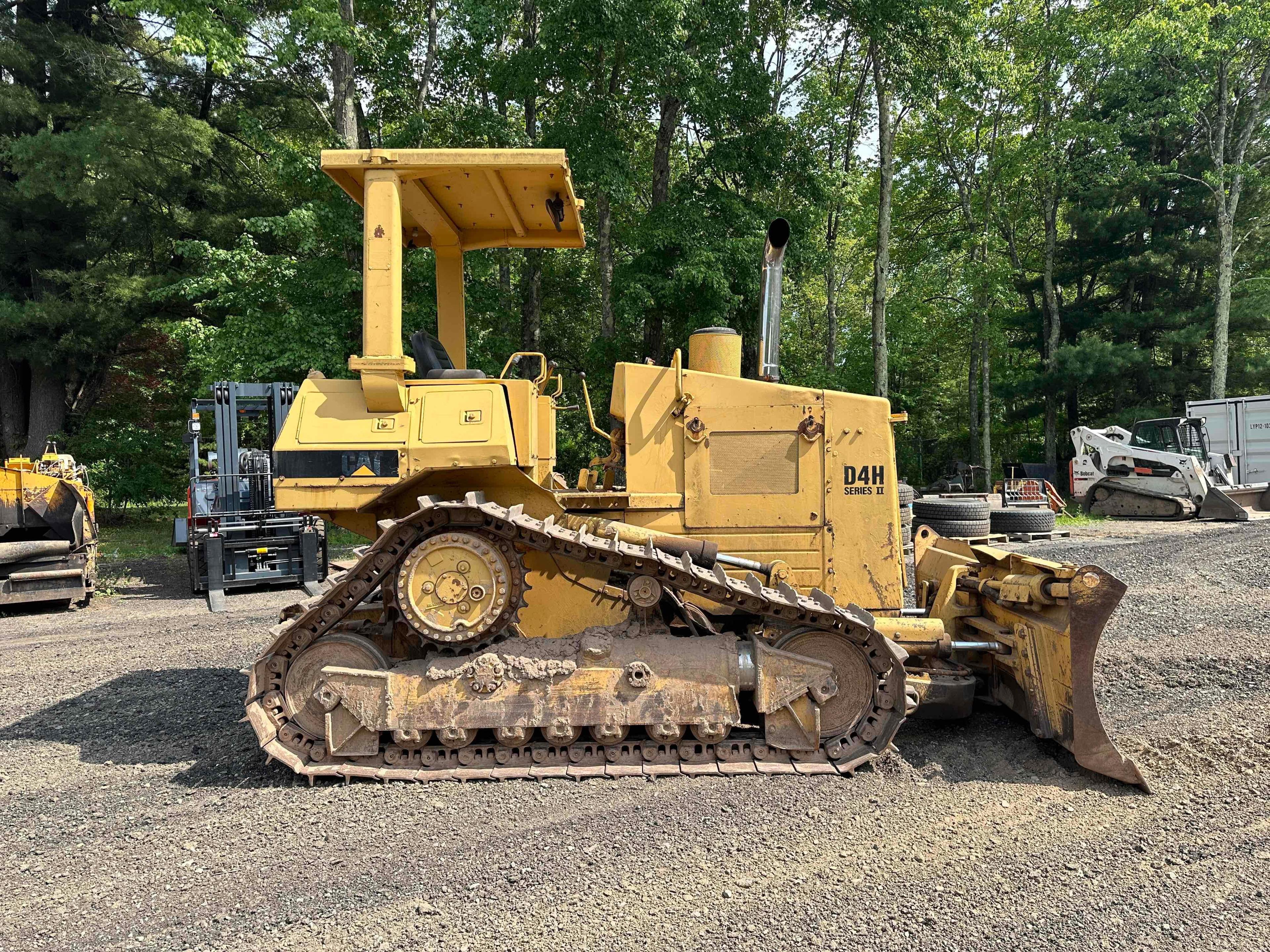 1986 CAT D4H II Dozer