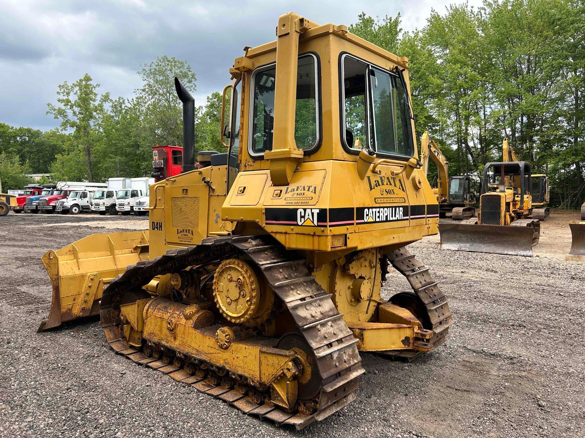 1986 CAT D4H Dozer