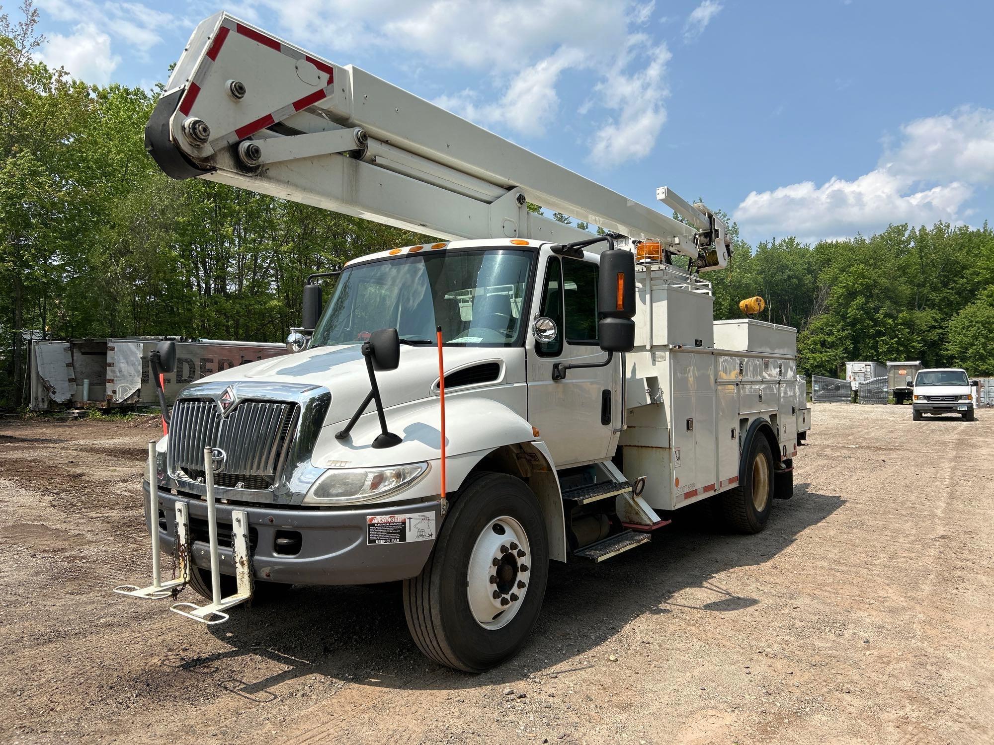 2005 International 4400 Bucket Line Truck, VIN # 1HTMKADN05H103454