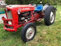 Ford 601 Workmaster tractor, 3,127 hours, Gas motor, runs well