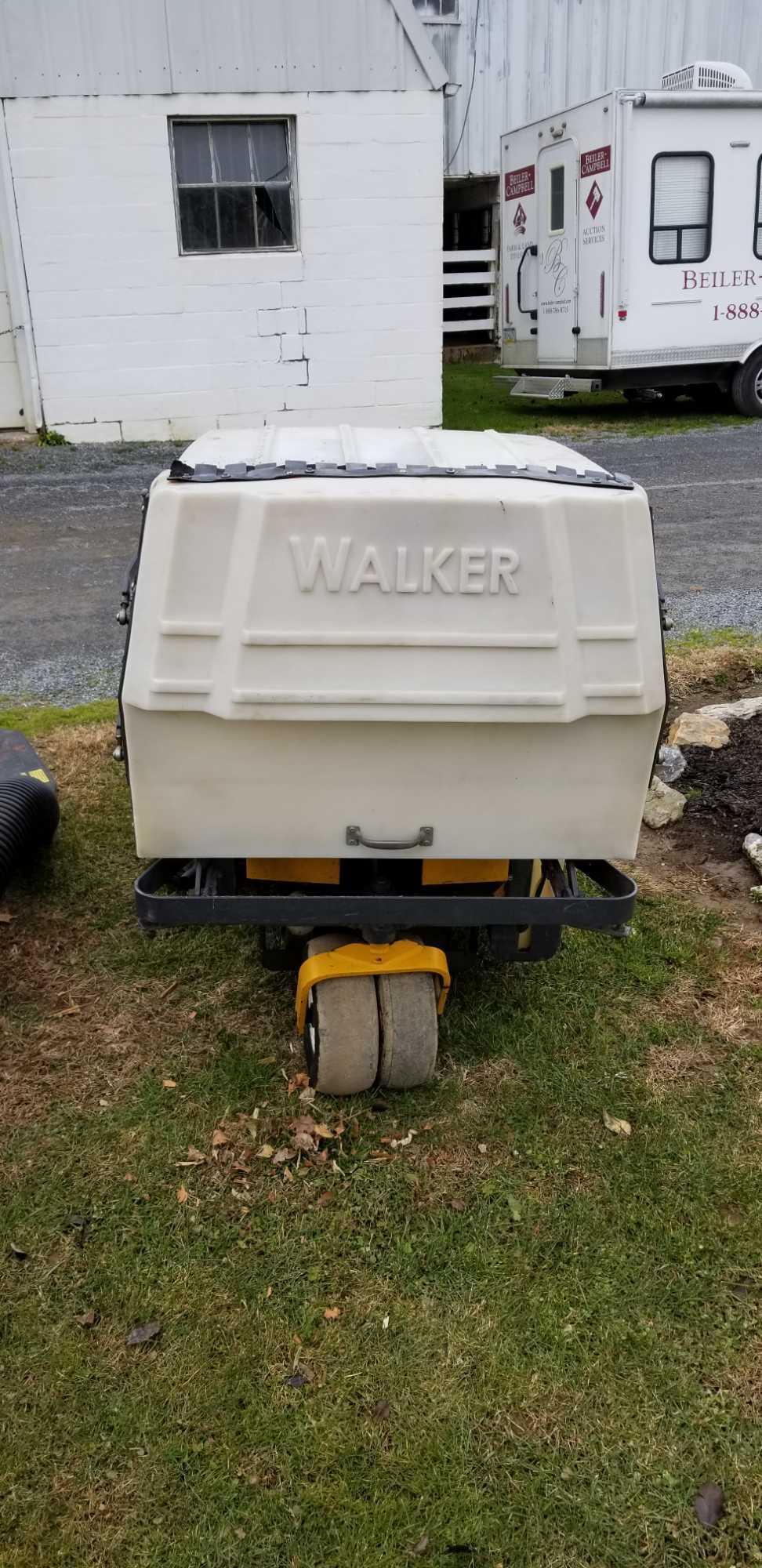 Walker zero turn mower, 925 hrs, Model MTGHS