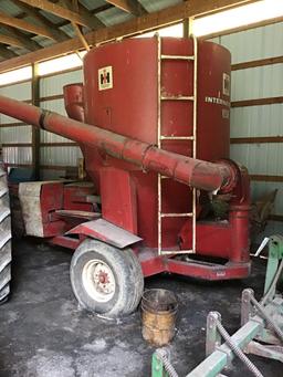 International 1150 Grinder Mixer